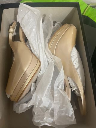 Zapatos tacón Lodi Nude Talla 36 (un solo uso)