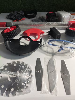 Desbrozadora de césped inalámbrica con batería
