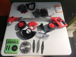 Desbrozadora de césped inalámbrica con batería