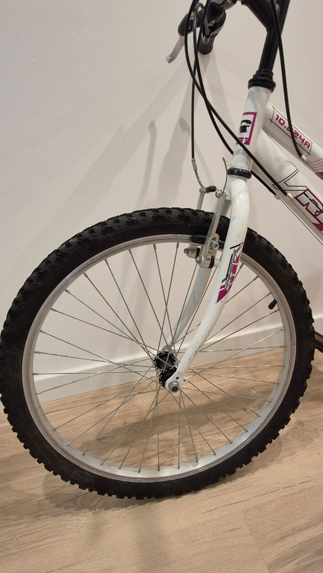 Bicicleta RFT Junior Blanca y Fucsia