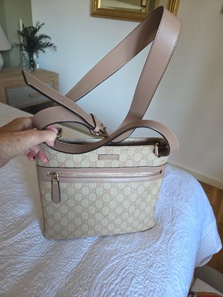 Bolso bandolera Gucci salmón y beige