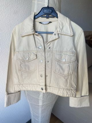 Cazadora Zara Beige Puños Anchos