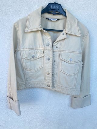 Cazadora Zara Beige Puños Anchos