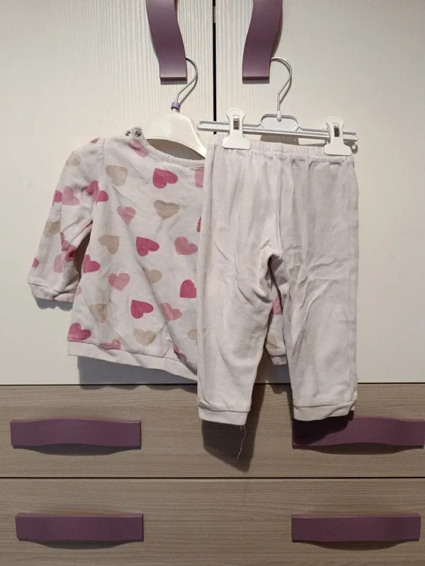 Pigiama ciniglia cuori rosa 24 mesi