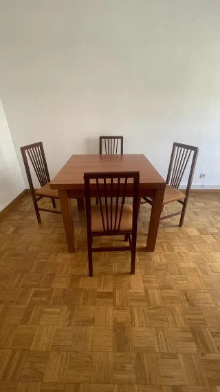 Mesa Comedor Madera Extensible + 4 Sillas