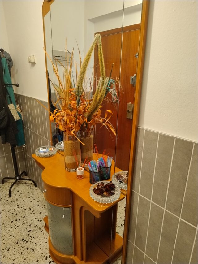 Mueble de entrada madera y cristal