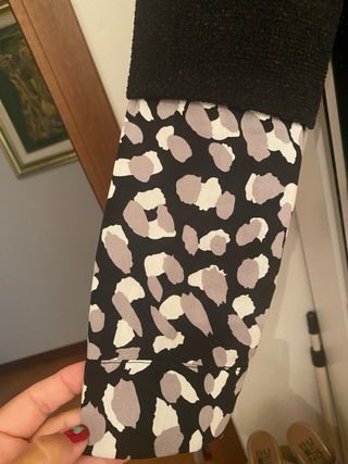 Maglione nero con inseeti in citone