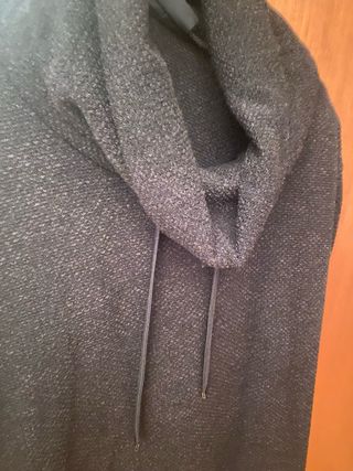 Maglione nero con inseeti in citone