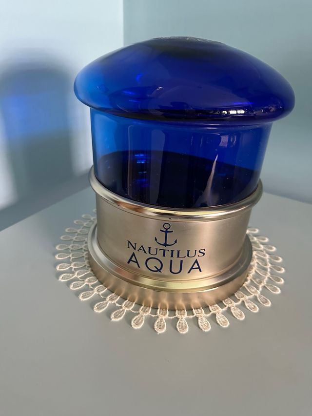 Bottiglia profumo Nautilus Aqua blu
