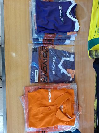 Polos y Camisetas Givova (Naranja y Morado)