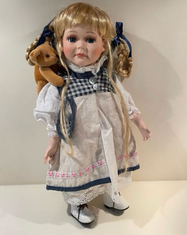 Bambola vintage da collezione