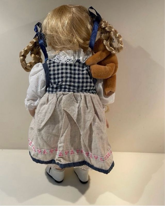 Bambola vintage da collezione