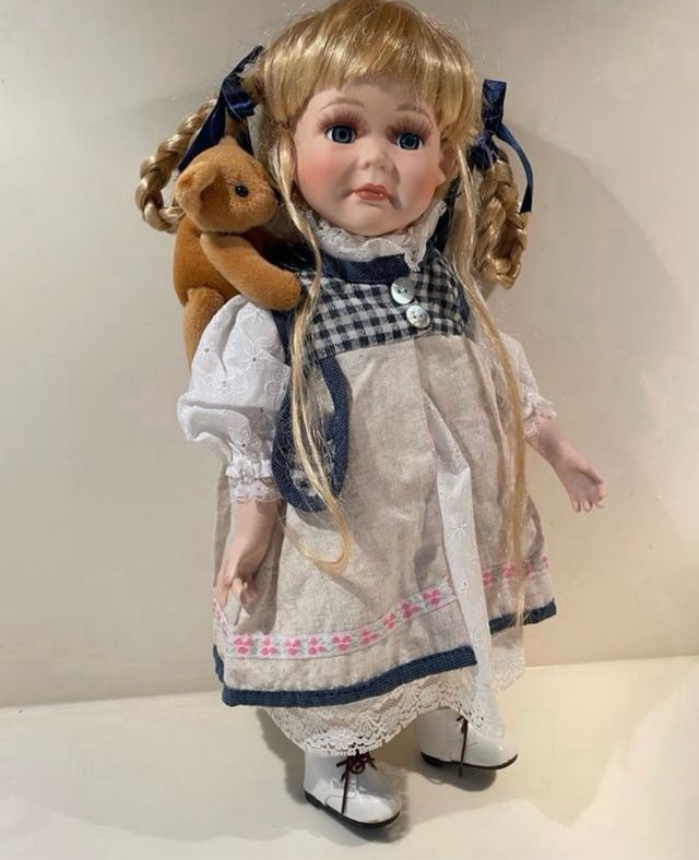 Bambola vintage da collezione