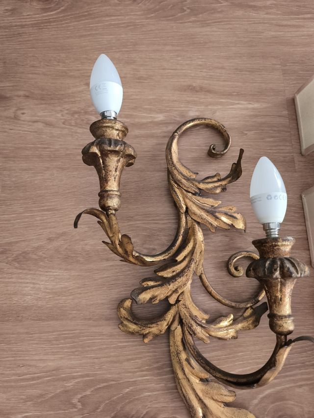 2 Apliques dorados antiguos