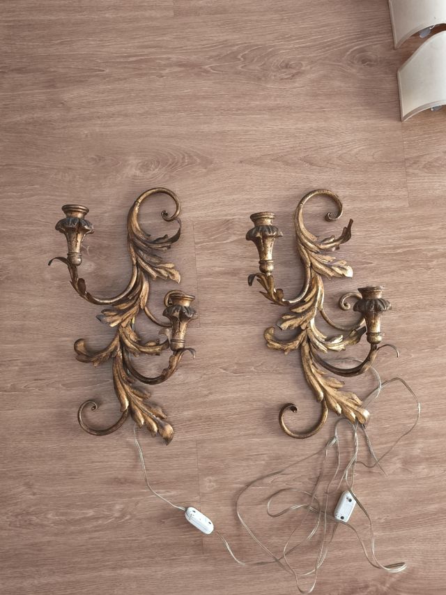 2 Apliques dorados antiguos