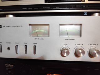 Dual CV-1025 Amplificador Estéreo Plata