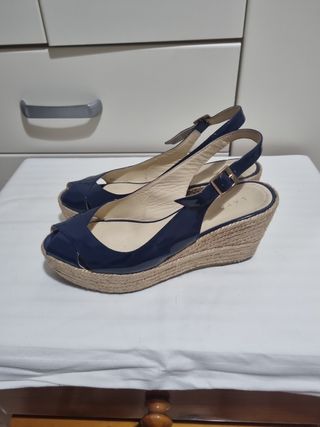 Zapatos de cuña azul
