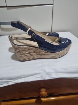 Zapatos de cuña azul
