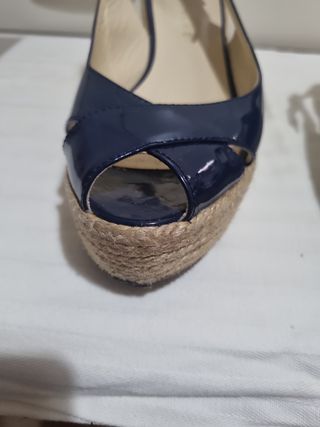 Zapatos de cuña azul