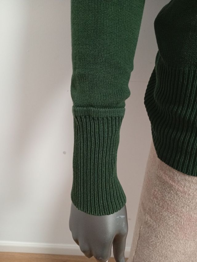 Jersey verde punto cuello pico Talla XS