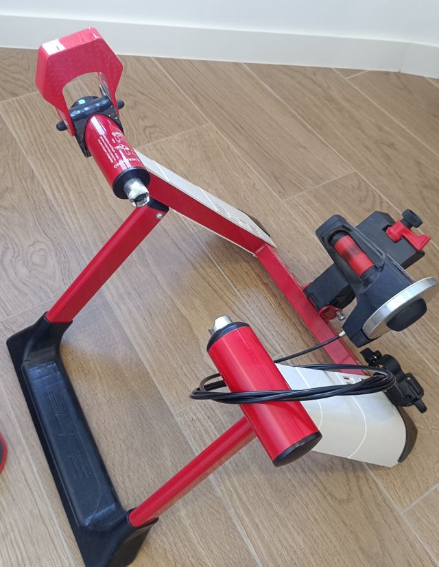 RODILLO ELITE Y SOPORTE RUEDA