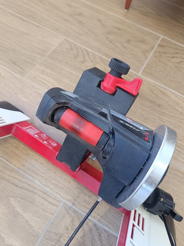 RODILLO ELITE Y SOPORTE RUEDA