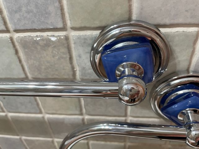 Toalleros de baño metal y plástico