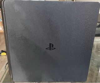 PS4 Slim 500GB Nera + 3 Giochi