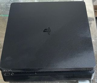 PS4 Slim 500GB Nera + 3 Giochi