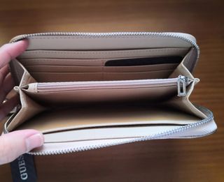 Monedero Guess Dorado Nuevo con Etiqueta