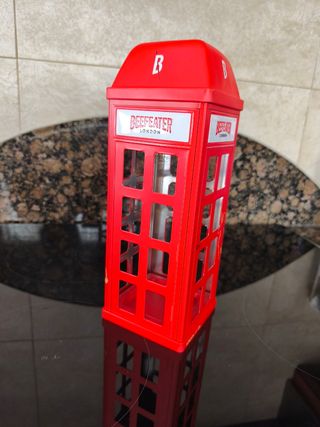 BOTELLA ROJA BEEFEATER 24 AÑOS / CABINA