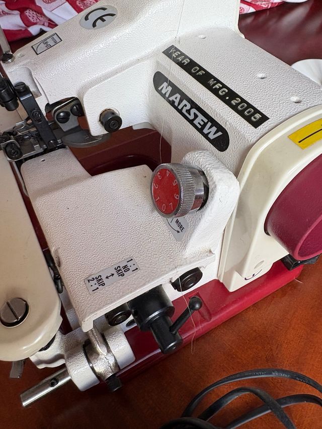 Máquina de coser MARSEW 2005