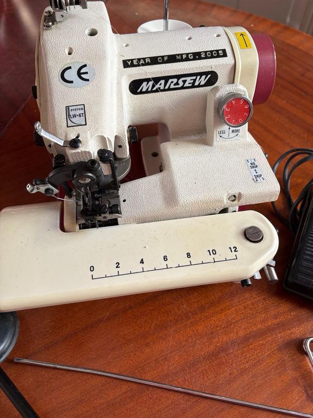 Máquina de coser MARSEW 2005