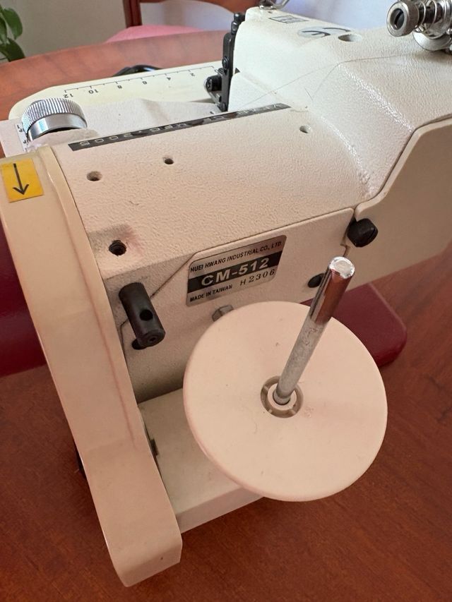 Máquina de coser MARSEW 2005