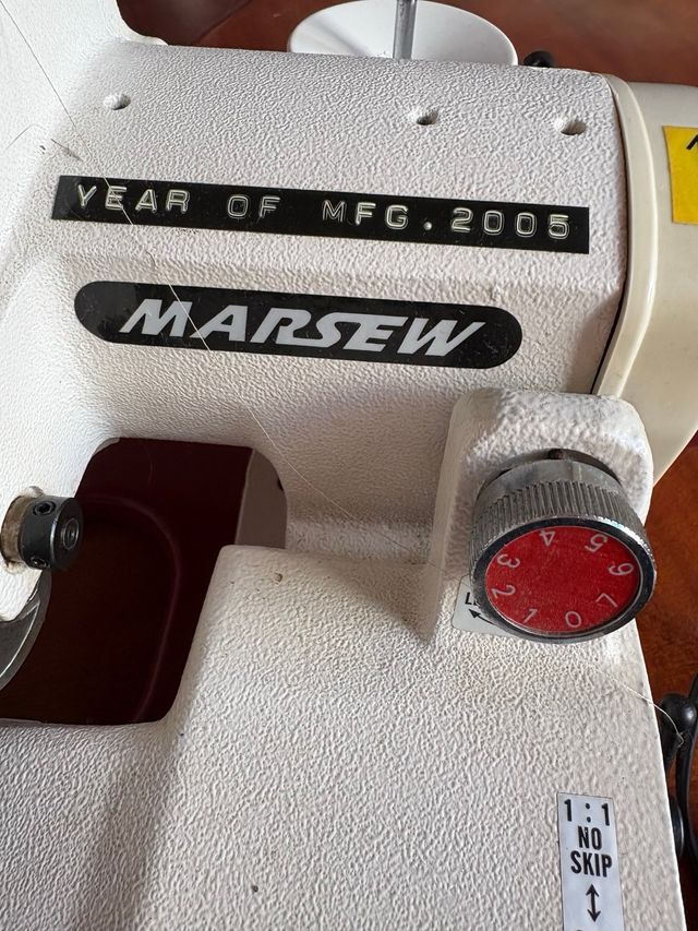 Máquina de coser MARSEW 2005