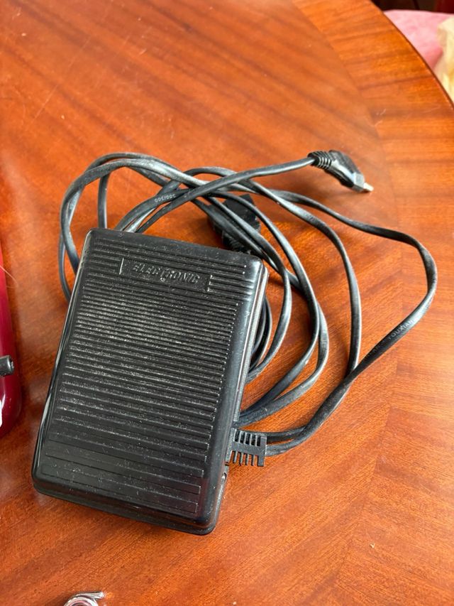 Máquina de coser MARSEW 2005