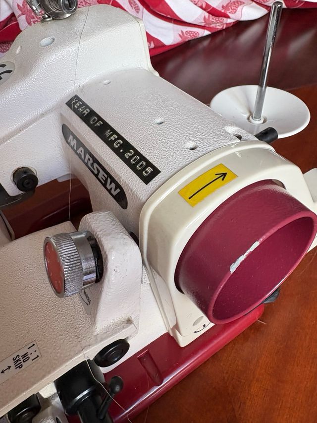 Máquina de coser MARSEW 2005