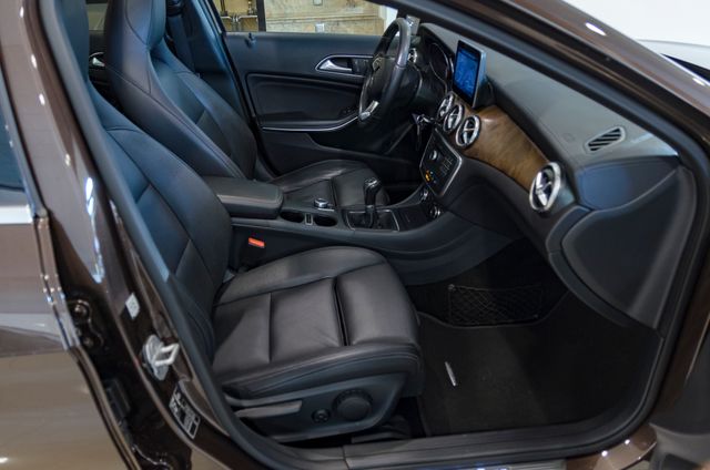 Mercedes-Benz GLA 200D URBAN
