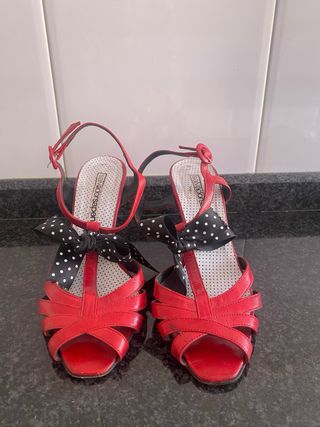 Sandalias SALVADOR SAPENA tacón bajo