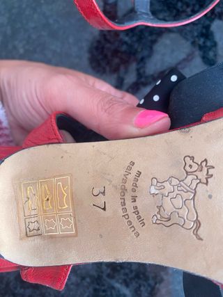 Sandalias SALVADOR SAPENA tacón bajo