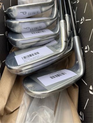 Set Hierros TaylorMade Qi Grafito Regular Flex