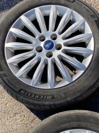 Llantas Ford Focus 17 2014