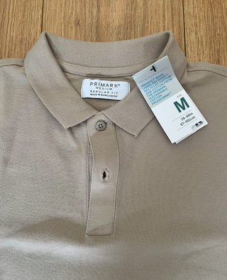 polo beige camel de hombre de manga corta