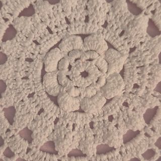 Coperta uncinetto /bianca + 2 federe per cuscino