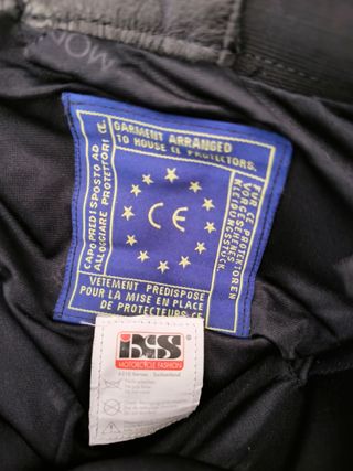 Pantalón de moto de piel negro, perfecto estado.