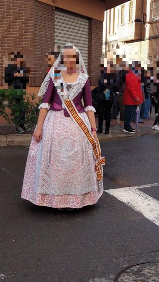 Vestido de fallera rosa y morado