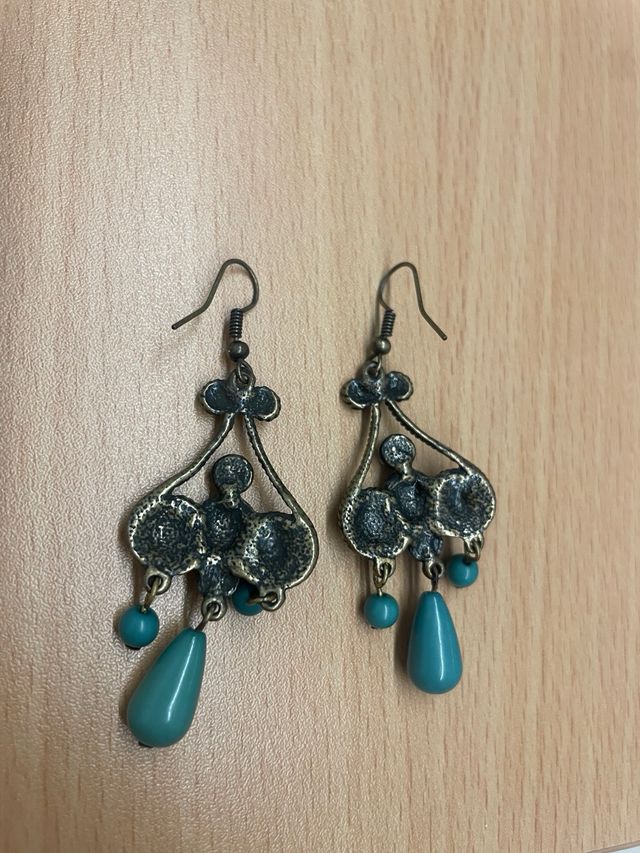 Pendientes étnicos verdes medianos