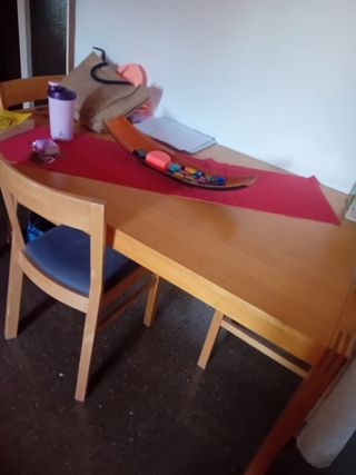 Mesa comedor extensible madera clara + 4 sillas