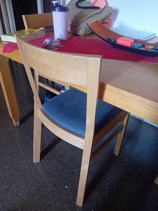 Mesa comedor extensible madera clara + 4 sillas
