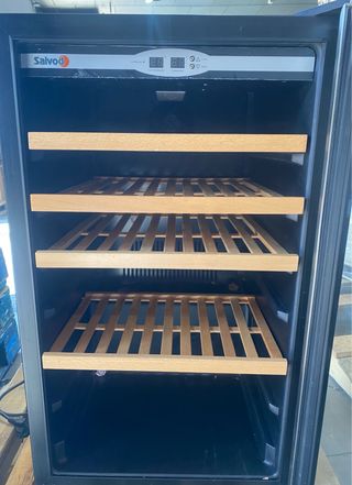 Nevera de vinos Saivod
